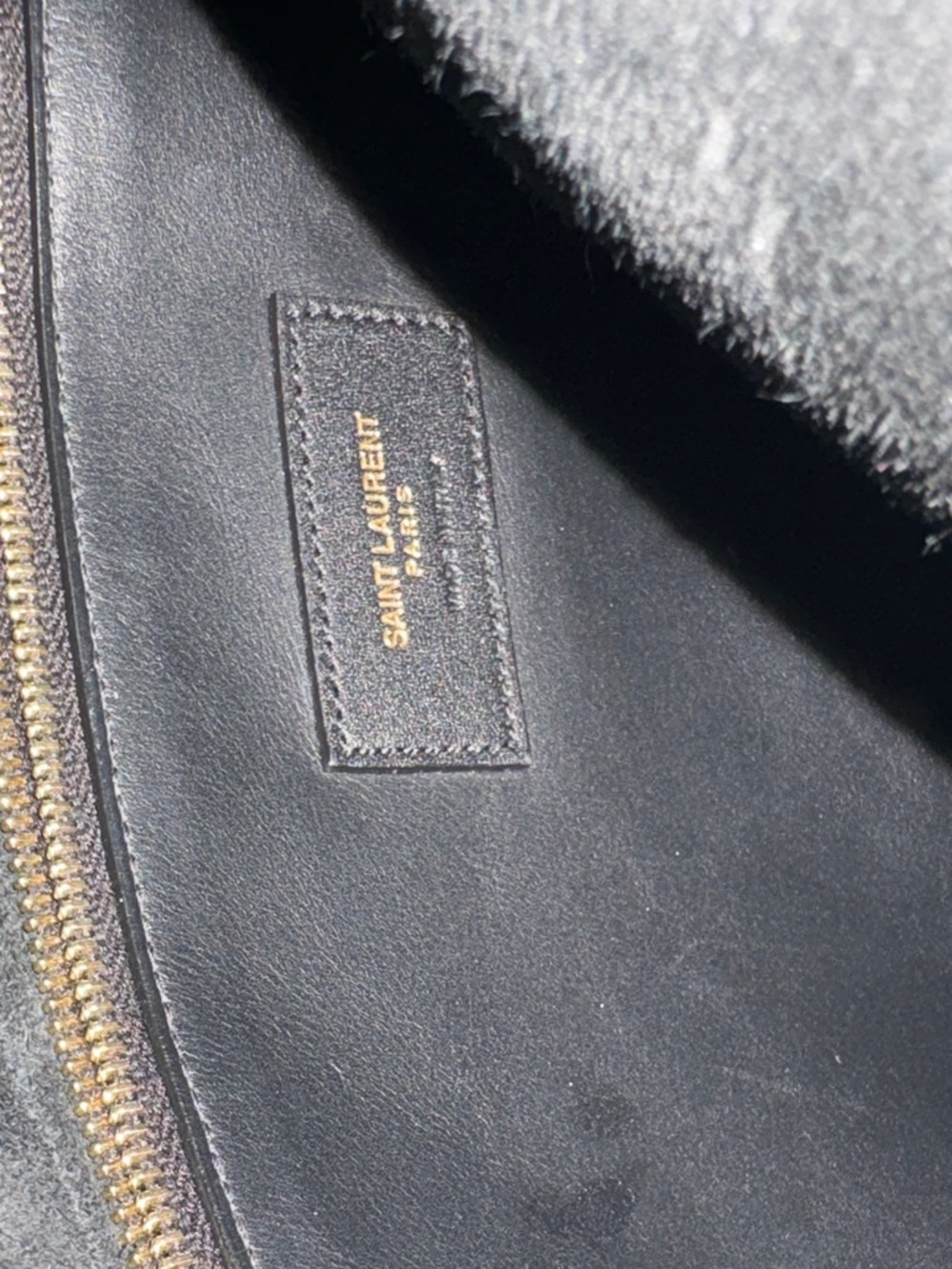 Saint Laurent LE 5 À 7 SUPPLE LARGE IN GRAINED LEATHER
BLACK - Picture 10 of 12